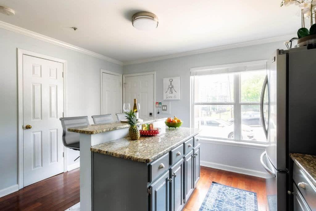 Walk To Broadway Charming Modern Historic Townhome Nashville Luaran gambar